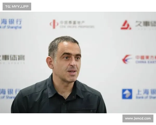 奥沙利文畅游上海外滩即兴街头斯诺克挑战精彩瞬间 奥沙利文畅游上海外滩即兴街头斯诺克挑战精彩瞬间